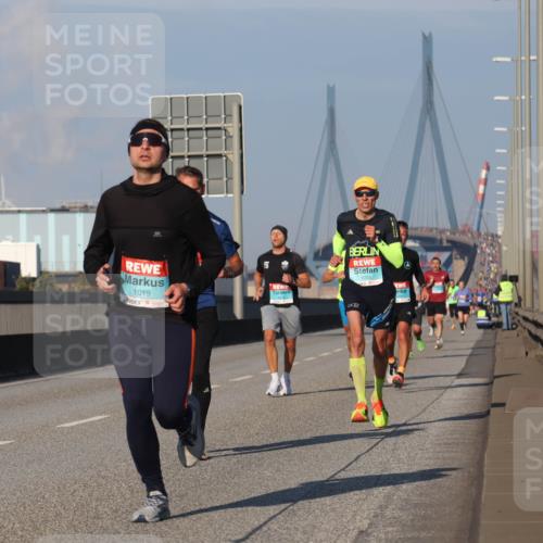 03.10.2025 - Köhlbrandbrückenlauf Luisa Fischer http://msf.ph/oto/8999554 03.10.2025 10:41:14 Position 3 1019, 1055, 106, 22 meine-sportfotos.de