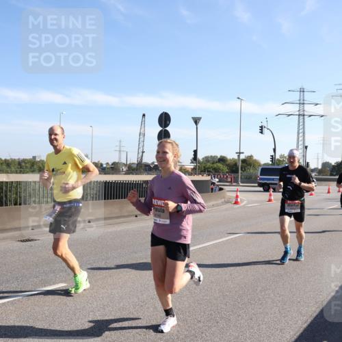 03.10.2025 - Köhlbrandbrückenlauf Julia Fischer http://msf.ph/oto/8999558 03.10.2025 12:12:59 Position 3 4148 meine-sportfotos.de