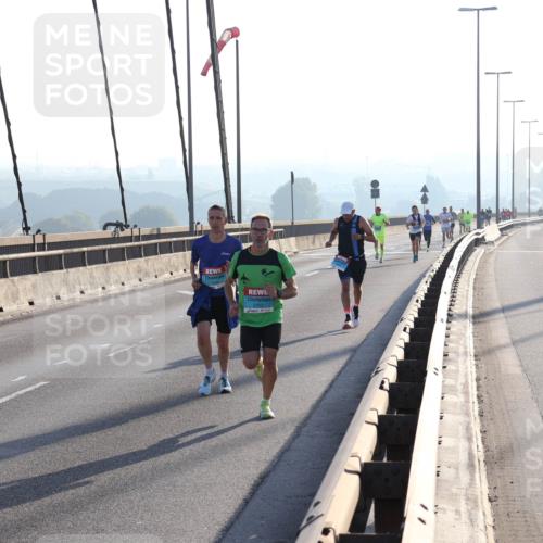 03.10.2025 - Köhlbrandbrückenlauf Julia Fischer http://msf.ph/oto/8999564 03.10.2025 09:17:46 Position 1  meine-sportfotos.de