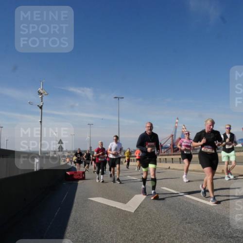 03.10.2025 - Köhlbrandbrückenlauf Matties Gatica Varas http://msf.ph/oto/8999565 03.10.2025 12:52:28 Position 2 592 meine-sportfotos.de