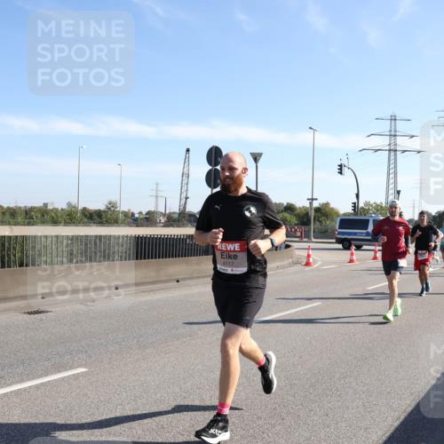 03.10.2025 - Köhlbrandbrückenlauf Julia Fischer http://msf.ph/oto/8999572 03.10.2025 12:13:01 Position 3 4117 meine-sportfotos.de