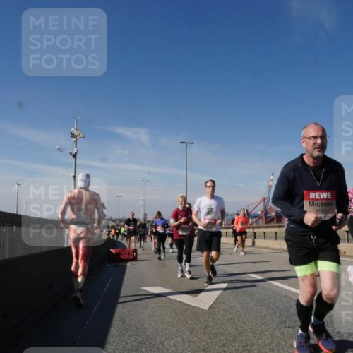 03.10.2025 - Köhlbrandbrückenlauf Matties Gatica Varas http://msf.ph/oto/8999585 03.10.2025 12:52:29 Position 2 4587 meine-sportfotos.de