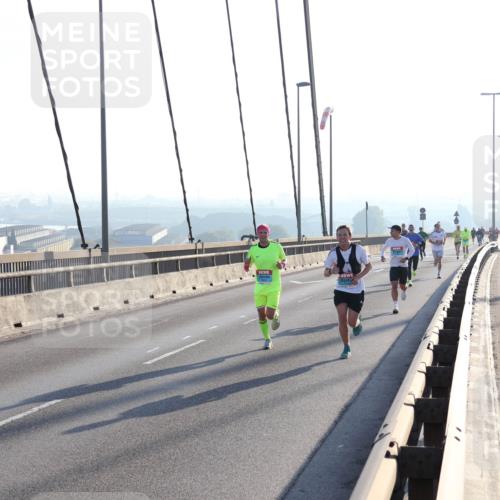 03.10.2025 - Köhlbrandbrückenlauf Julia Fischer http://msf.ph/oto/8999588 03.10.2025 09:17:57 Position 1  meine-sportfotos.de