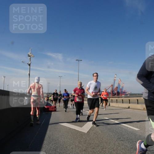 03.10.2025 - Köhlbrandbrückenlauf Matties Gatica Varas http://msf.ph/oto/8999594 03.10.2025 12:52:30 Position 2 4587 meine-sportfotos.de