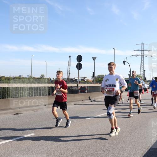 03.10.2025 - Köhlbrandbrückenlauf Julia Fischer http://msf.ph/oto/8999603 03.10.2025 12:13:07 Position 3  meine-sportfotos.de