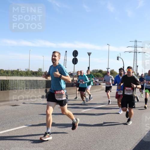 03.10.2025 - Köhlbrandbrückenlauf Julia Fischer http://msf.ph/oto/8999613 03.10.2025 12:13:09 Position 3 4241 meine-sportfotos.de