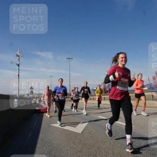 03.10.2025 - Köhlbrandbrückenlauf Matties Gatica Varas http://msf.ph/oto/8999624 03.10.2025 12:52:32 Position 2 6703 meine-sportfotos.de