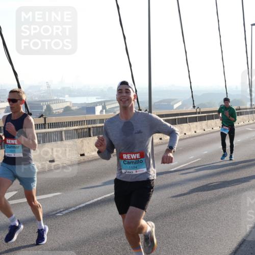 03.10.2025 - Köhlbrandbrückenlauf Julia Fischer http://msf.ph/oto/8999627 03.10.2025 09:18:09 Position 1 1017, 1174 meine-sportfotos.de