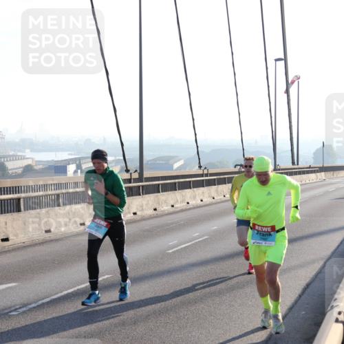 03.10.2025 - Köhlbrandbrückenlauf Julia Fischer http://msf.ph/oto/8999635 03.10.2025 09:18:11 Position 1 3460 meine-sportfotos.de