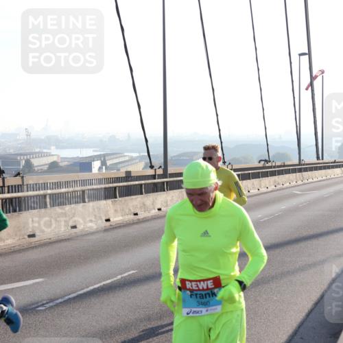 03.10.2025 - Köhlbrandbrückenlauf Julia Fischer http://msf.ph/oto/8999643 03.10.2025 09:18:12 Position 1 1187, 3460 meine-sportfotos.de