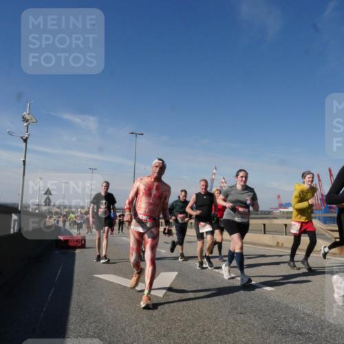 03.10.2025 - Köhlbrandbrückenlauf Matties Gatica Varas http://msf.ph/oto/8999651 03.10.2025 12:52:35 Position 2  meine-sportfotos.de