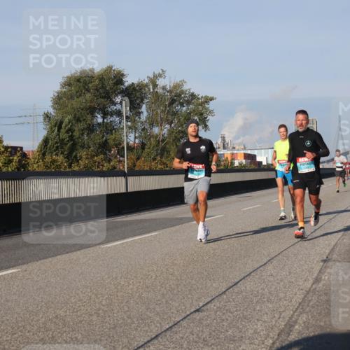 03.10.2025 - Köhlbrandbrückenlauf Luisa Fischer http://msf.ph/oto/8999671 03.10.2025 10:41:20 Position 3  meine-sportfotos.de