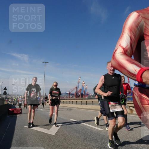 03.10.2025 - Köhlbrandbrückenlauf Matties Gatica Varas http://msf.ph/oto/8999675 03.10.2025 12:52:36 Position 2 4376 meine-sportfotos.de