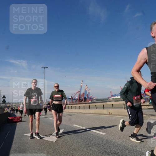03.10.2025 - Köhlbrandbrückenlauf Matties Gatica Varas http://msf.ph/oto/8999680 03.10.2025 12:52:37 Position 2 1376 meine-sportfotos.de