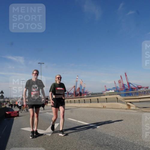 03.10.2025 - Köhlbrandbrückenlauf Matties Gatica Varas http://msf.ph/oto/8999685 03.10.2025 12:52:37 Position 2 5481 meine-sportfotos.de