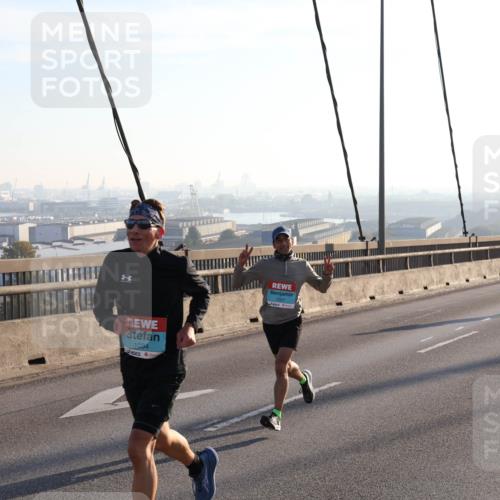 03.10.2025 - Köhlbrandbrückenlauf Julia Fischer http://msf.ph/oto/8999720 03.10.2025 09:18:43 Position 1 1034, 1007 meine-sportfotos.de
