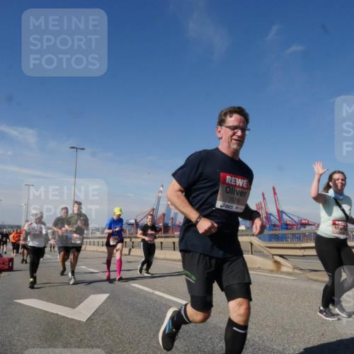 03.10.2025 - Köhlbrandbrückenlauf Matties Gatica Varas http://msf.ph/oto/8999733 03.10.2025 12:52:41 Position 2 5578 meine-sportfotos.de