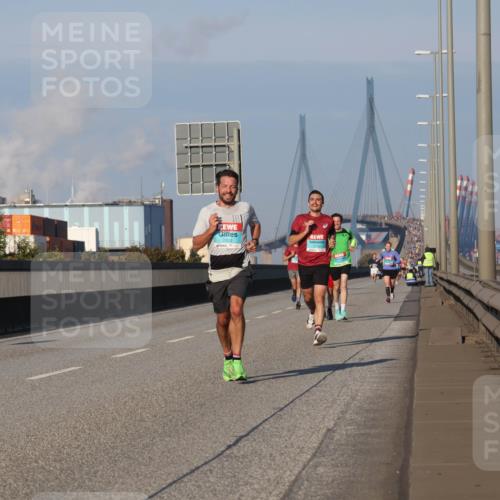 03.10.2025 - Köhlbrandbrückenlauf Luisa Fischer http://msf.ph/oto/8999741 03.10.2025 10:41:25 Position 3 2933 meine-sportfotos.de