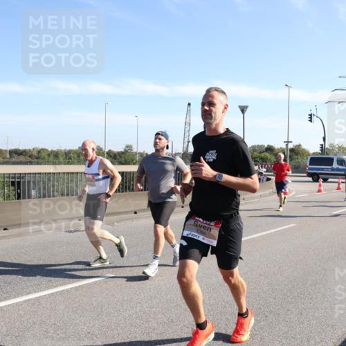 03.10.2025 - Köhlbrandbrückenlauf Julia Fischer http://msf.ph/oto/8999772 03.10.2025 12:13:36 Position 3 4368 meine-sportfotos.de