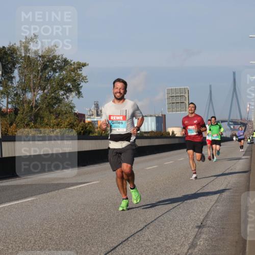 03.10.2025 - Köhlbrandbrückenlauf Luisa Fischer http://msf.ph/oto/8999785 03.10.2025 10:41:27 Position 3 2933 meine-sportfotos.de