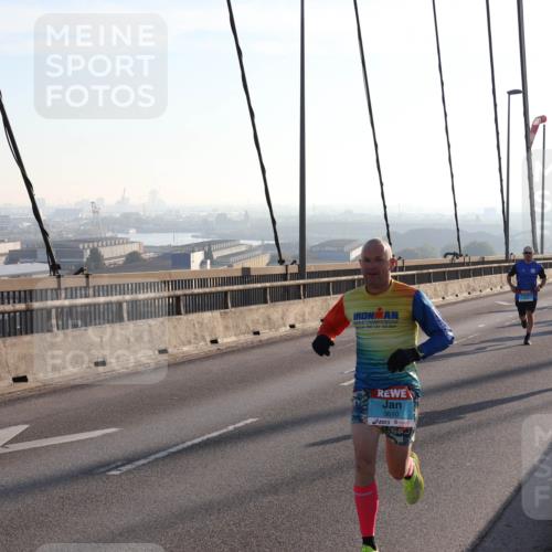 03.10.2025 - Köhlbrandbrückenlauf Julia Fischer http://msf.ph/oto/8999804 03.10.2025 09:19:01 Position 1 3610 meine-sportfotos.de