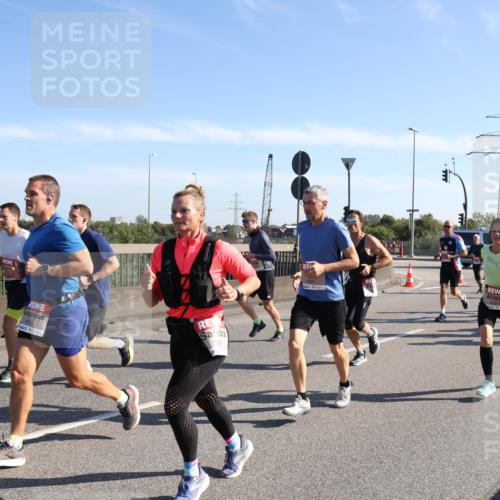 03.10.2025 - Köhlbrandbrückenlauf Julia Fischer http://msf.ph/oto/8999805 03.10.2025 12:13:42 Position 3 7, 4130 meine-sportfotos.de
