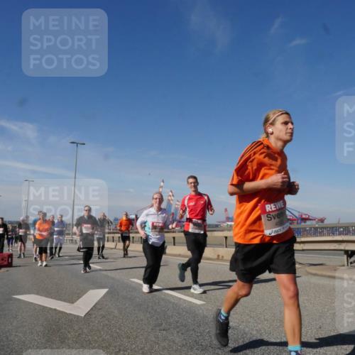 03.10.2025 - Köhlbrandbrückenlauf Matties Gatica Varas http://msf.ph/oto/8999806 03.10.2025 12:52:47 Position 2 4553 meine-sportfotos.de