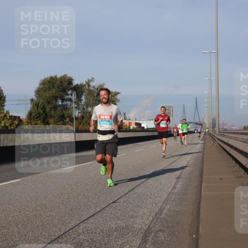 03.10.2025 - Köhlbrandbrückenlauf Luisa Fischer http://msf.ph/oto/8999810 03.10.2025 10:41:28 Position 3  meine-sportfotos.de