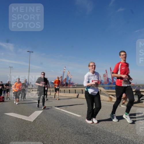 03.10.2025 - Köhlbrandbrückenlauf Matties Gatica Varas http://msf.ph/oto/8999819 03.10.2025 12:52:48 Position 2  meine-sportfotos.de