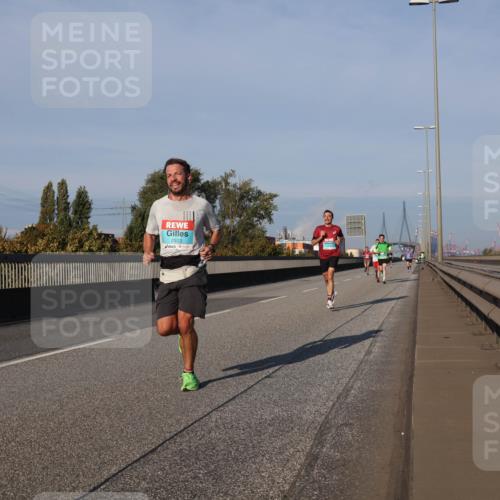 03.10.2025 - Köhlbrandbrückenlauf Luisa Fischer http://msf.ph/oto/8999820 03.10.2025 10:41:29 Position 3 2933 meine-sportfotos.de