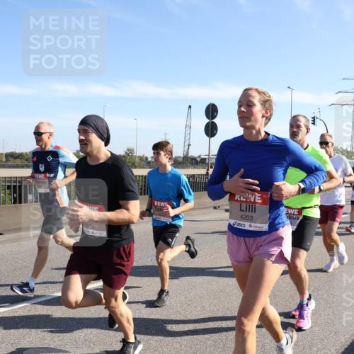 03.10.2025 - Köhlbrandbrückenlauf Julia Fischer http://msf.ph/oto/8999821 03.10.2025 12:13:45 Position 3 4203, 5810 meine-sportfotos.de