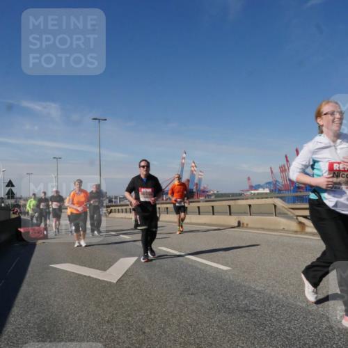 03.10.2025 - Köhlbrandbrückenlauf Matties Gatica Varas http://msf.ph/oto/8999826 03.10.2025 12:52:48 Position 2 4905 meine-sportfotos.de