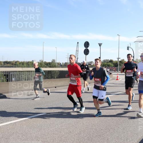 03.10.2025 - Köhlbrandbrückenlauf Julia Fischer http://msf.ph/oto/8999836 03.10.2025 12:13:46 Position 3  meine-sportfotos.de