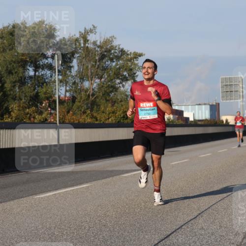 03.10.2025 - Köhlbrandbrückenlauf Luisa Fischer http://msf.ph/oto/8999839 03.10.2025 10:41:30 Position 3 2792 meine-sportfotos.de