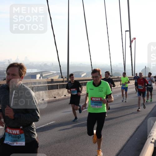 03.10.2025 - Köhlbrandbrückenlauf Julia Fischer http://msf.ph/oto/8999847 03.10.2025 09:19:08 Position 1 1184, 3262, 4 meine-sportfotos.de