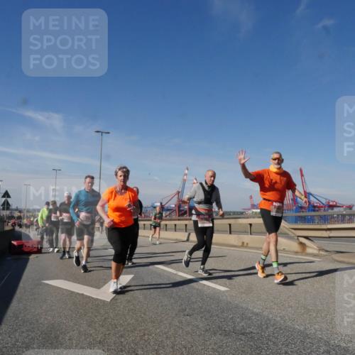 03.10.2025 - Köhlbrandbrückenlauf Matties Gatica Varas http://msf.ph/oto/8999848 03.10.2025 12:52:50 Position 2  meine-sportfotos.de