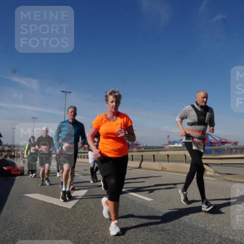 03.10.2025 - Köhlbrandbrückenlauf Matties Gatica Varas http://msf.ph/oto/8999858 03.10.2025 12:52:51 Position 2 11 meine-sportfotos.de