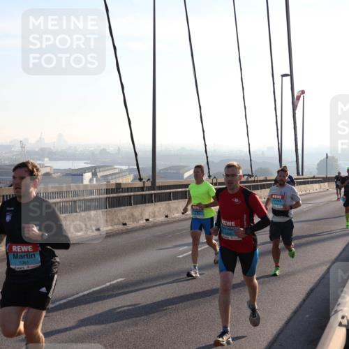 03.10.2025 - Köhlbrandbrückenlauf Julia Fischer http://msf.ph/oto/8999860 03.10.2025 09:19:10 Position 1 1061, 3490 meine-sportfotos.de