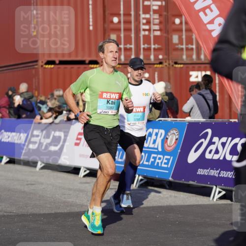 03.10.2025 - Köhlbrandbrückenlauf Michael Burmester http://msf.ph/oto/8999870 03.10.2025 10:04:25 Ziel 1025, 1080, 1177, 3301, 3516, 3791 meine-sportfotos.de