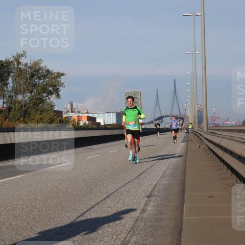 03.10.2025 - Köhlbrandbrückenlauf Luisa Fischer http://msf.ph/oto/8999871 03.10.2025 10:41:32 Position 3  meine-sportfotos.de