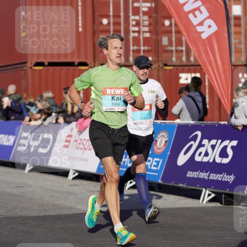 03.10.2025 - Köhlbrandbrückenlauf Michael Burmester http://msf.ph/oto/8999882 03.10.2025 10:04:25 Ziel 1025, 1080, 1177, 3301, 3516, 3791 meine-sportfotos.de