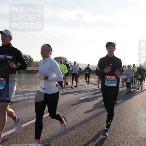 03.10.2025 - Köhlbrandbrückenlauf Fabian Wolf http://msf.ph/oto/8999893 03.10.2025 09:16:56 Position 3 70, 3, 1486, 1089 meine-sportfotos.de