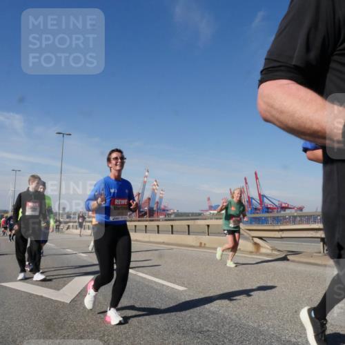 03.10.2025 - Köhlbrandbrückenlauf Matties Gatica Varas http://msf.ph/oto/8999898 03.10.2025 12:52:54 Position 2  meine-sportfotos.de