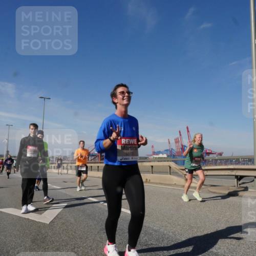 03.10.2025 - Köhlbrandbrückenlauf Matties Gatica Varas http://msf.ph/oto/8999904 03.10.2025 12:52:55 Position 2 5573 meine-sportfotos.de