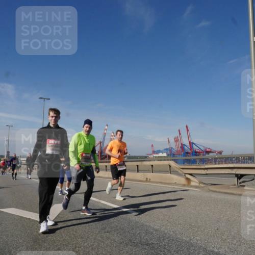 03.10.2025 - Köhlbrandbrückenlauf Matties Gatica Varas http://msf.ph/oto/8999916 03.10.2025 12:52:56 Position 2  meine-sportfotos.de