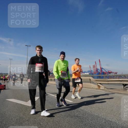03.10.2025 - Köhlbrandbrückenlauf Matties Gatica Varas http://msf.ph/oto/8999923 03.10.2025 12:52:56 Position 2 4647 meine-sportfotos.de