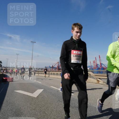 03.10.2025 - Köhlbrandbrückenlauf Matties Gatica Varas http://msf.ph/oto/8999937 03.10.2025 12:52:57 Position 2 4647 meine-sportfotos.de