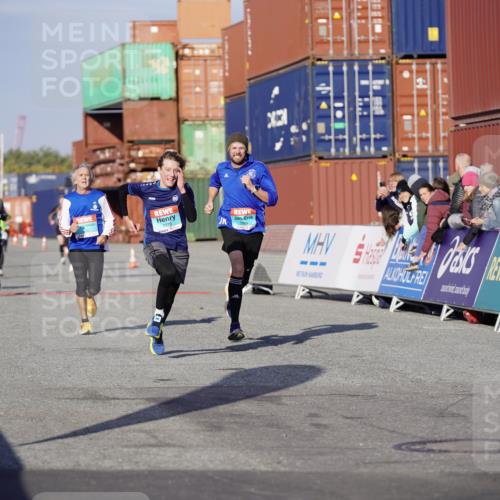 03.10.2025 - Köhlbrandbrückenlauf Michael Burmester http://msf.ph/oto/8999939 03.10.2025 10:04:27 Ziel 1025, 1080, 1177, 2029, 3301, 3379, 3516, 3791 meine-sportfotos.de