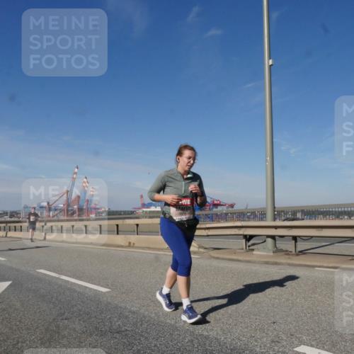 03.10.2025 - Köhlbrandbrückenlauf Matties Gatica Varas http://msf.ph/oto/8999950 03.10.2025 12:52:58 Position 2 6114 meine-sportfotos.de