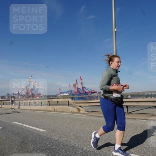 03.10.2025 - Köhlbrandbrückenlauf Matties Gatica Varas http://msf.ph/oto/8999956 03.10.2025 12:52:59 Position 2  meine-sportfotos.de